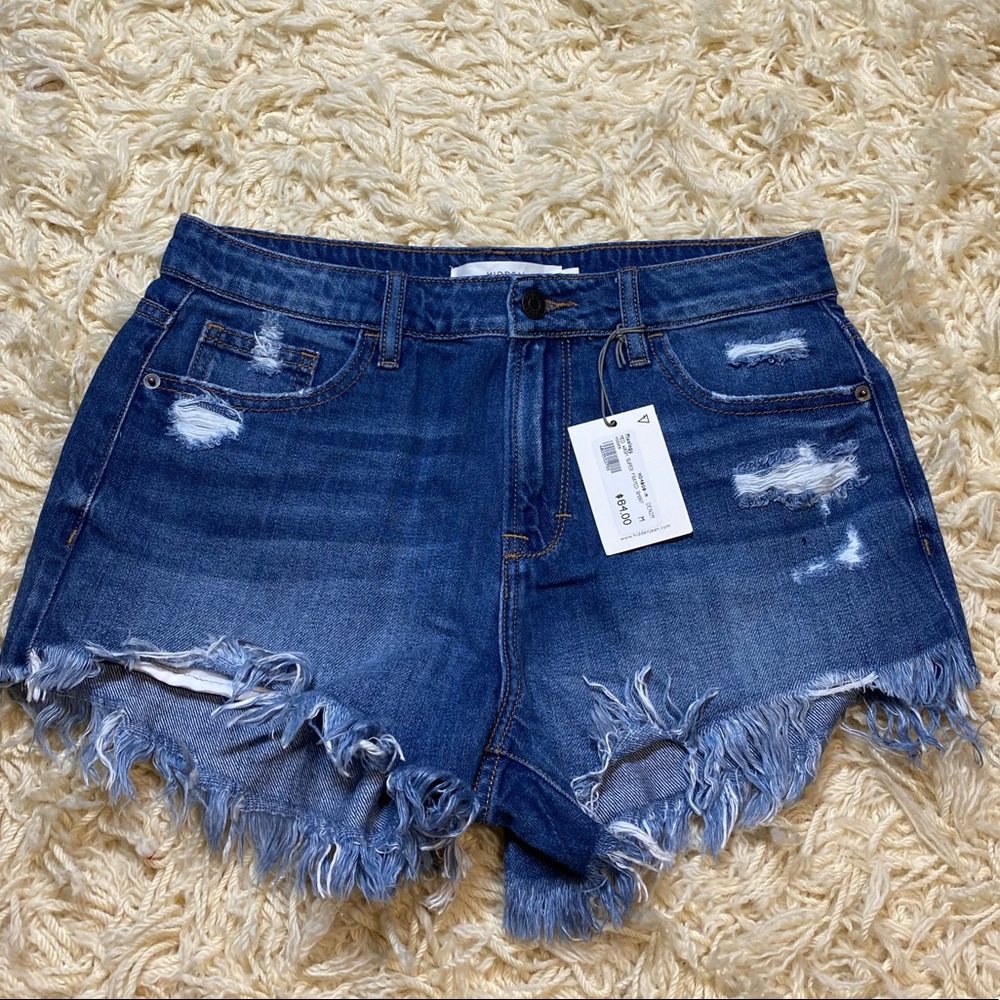 ✨NWT✨Hidden Medium Wash Super Frayed Short